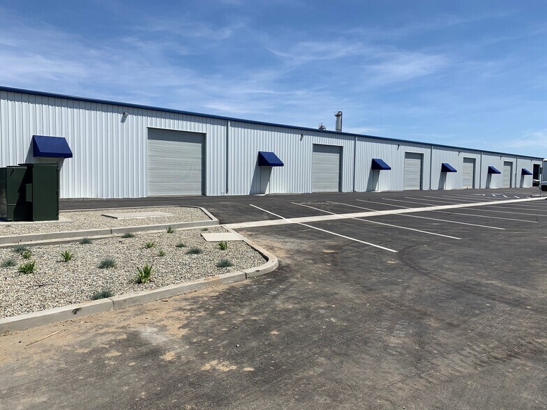 3805 Gilmore Ave, Bakersfield, CA à louer - Photo de l’immeuble – Image 3 sur 15