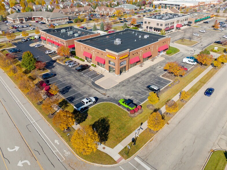 474 Redington Dr, South Elgin, IL à vendre - Photo de l’immeuble – Image 1 sur 9