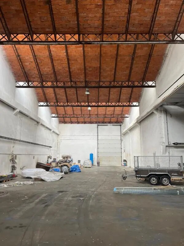 Local d’activités dans Le Coteau à louer Photo intérieure– Image 1 sur 3