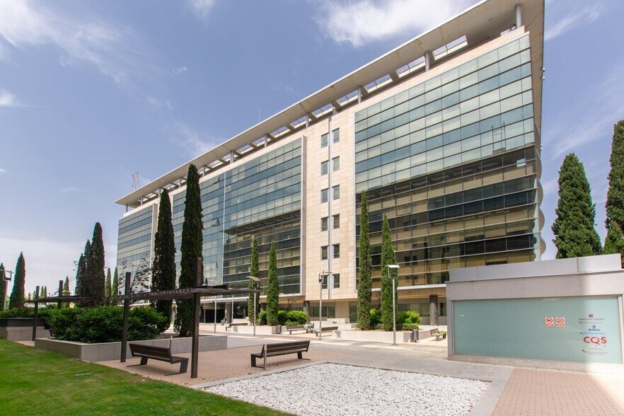Bureau dans Rivas-Vaciamadrid, Madrid à louer - Photo de l’immeuble – Image 1 sur 9