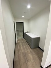 14940-14954 Calvert St, Van Nuys, CA à louer Photo intérieure– Image 2 sur 4