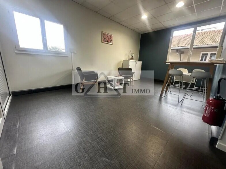 Bureau dans Alfortville à louer - Photo de l’immeuble – Image 1 sur 7