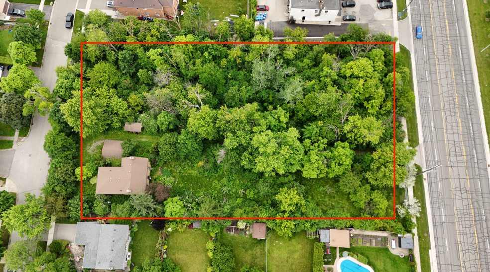 1050 Burnhamthorpe Rd E, Mississauga, ON à vendre - Photo principale – Image 1 sur 6