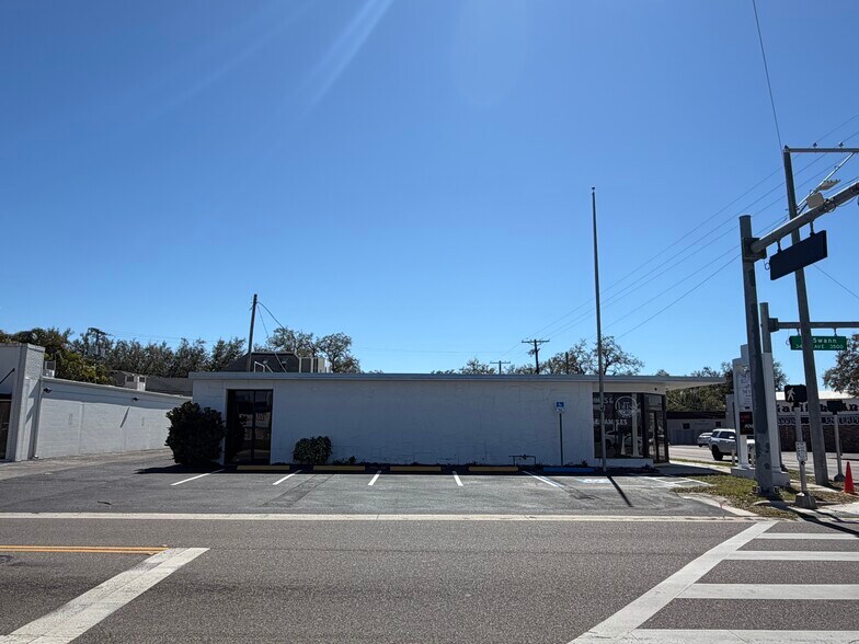 3418 W Swann Ave, Tampa, FL à louer - Photo de l’immeuble – Image 3 sur 29