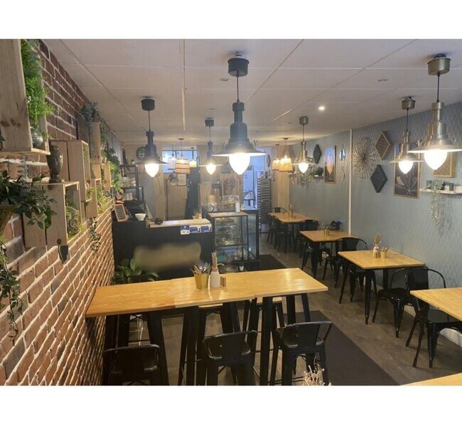 Plus de détails pour Local commercial à louer