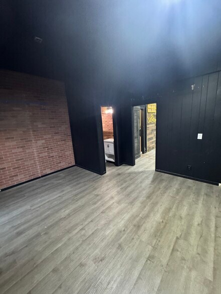 131-133 S Eucla Ave, San Dimas, CA à louer - Photo de l’immeuble – Image 1 sur 13