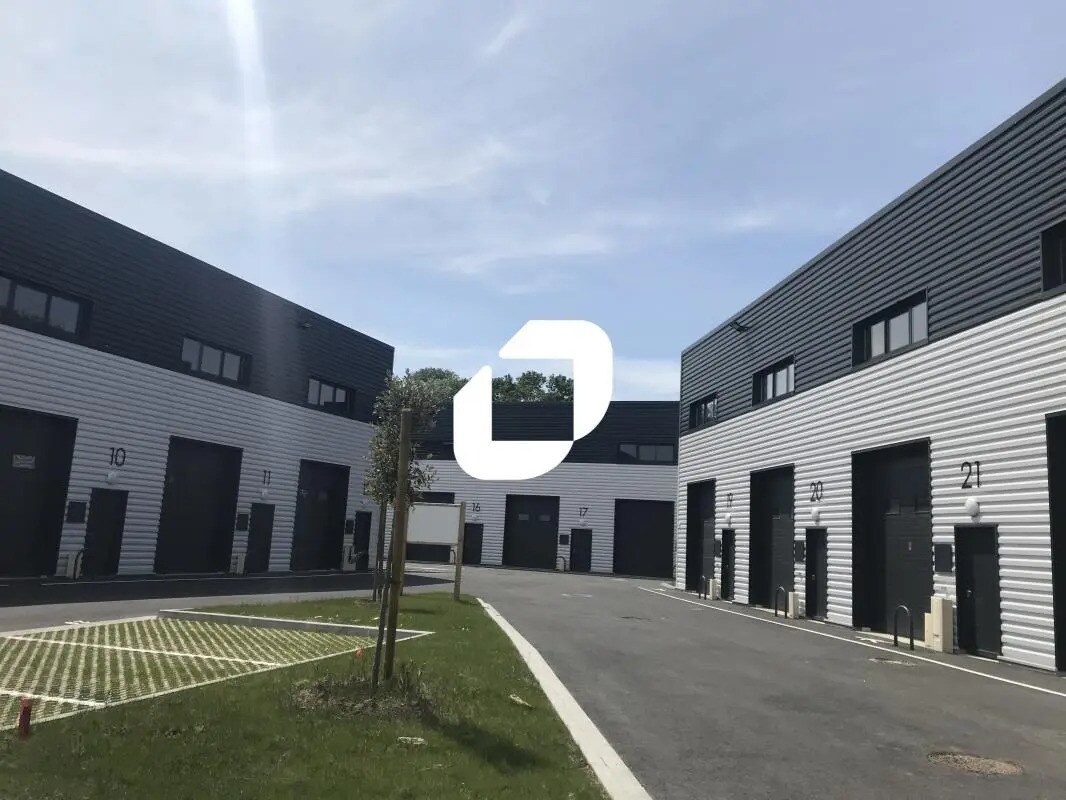 Local d’activités dans Neuilly-Plaisance à louer Photo de l’immeuble– Image 1 sur 13