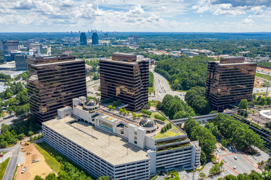 1200 Abernathy Rd NE, Atlanta, GA à louer - Photo de l’immeuble – Image 1 sur 51