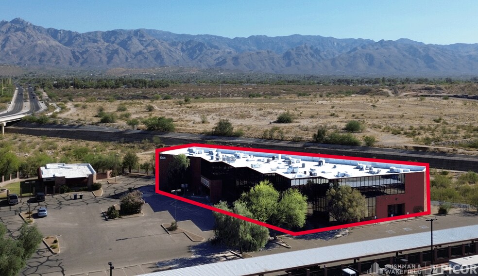 1350 N Kolb Rd, Tucson, AZ à louer - Photo de l’immeuble – Image 3 sur 10