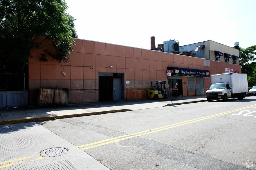 41-23 Murray St, Flushing, NY à vendre - Photo de l’immeuble – Image 2 sur 4