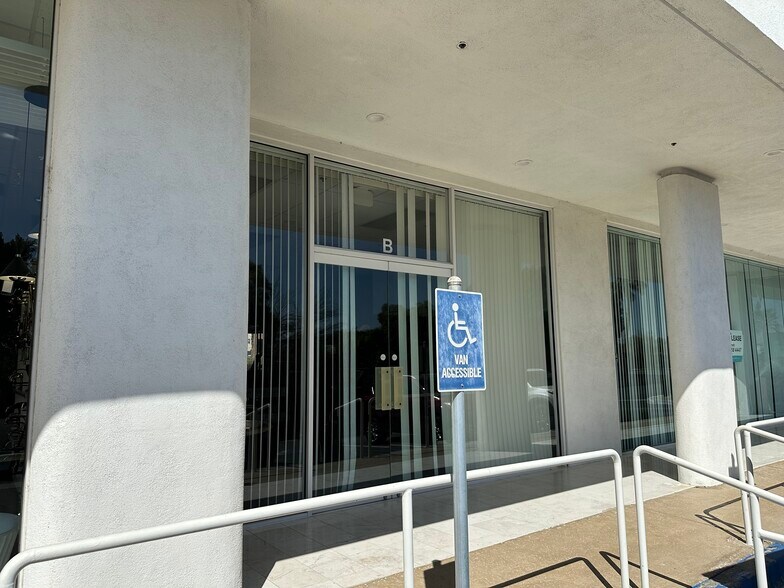 72060 Highway 111, Rancho Mirage, CA à louer - Photo de l’immeuble – Image 3 sur 16