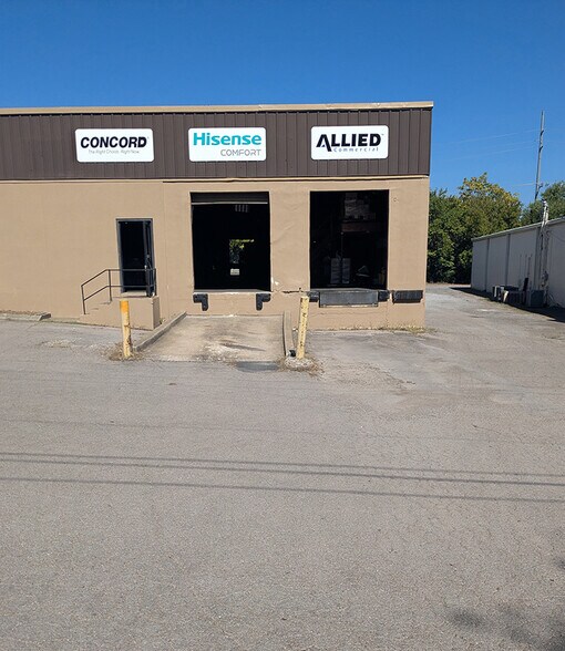 1922 Elm Tree Dr, Nashville, TN à vendre - Photo de l’immeuble – Image 2 sur 25