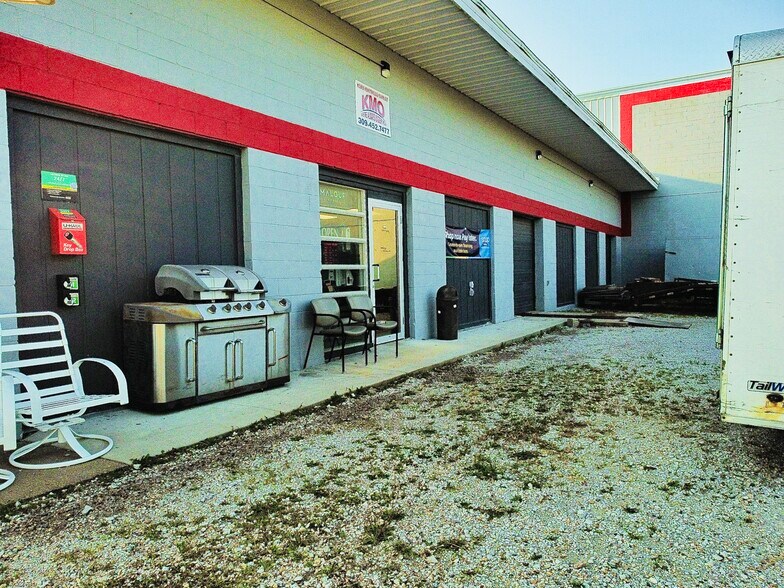 107 Caroline St, Bloomington, IL à vendre - Photo de l’immeuble – Image 3 sur 10