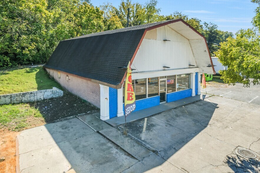 207 & 211 N Riverside Dr portefeuille de 2 biens à vendre sur LoopNet.fr - Photo de l’immeuble – Image 2 sur 24