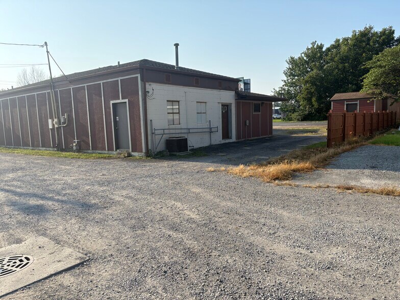 308 S Court St, Marion, IL à vendre - Photo de l’immeuble – Image 2 sur 16