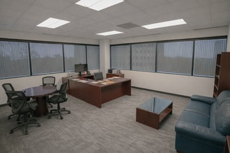 8505 Freeport Pky, Irving, TX à louer Photo intérieure– Image 2 sur 3