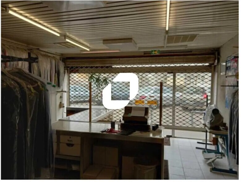 Local commercial dans Trappes à louer - Photo de l’immeuble – Image 3 sur 4