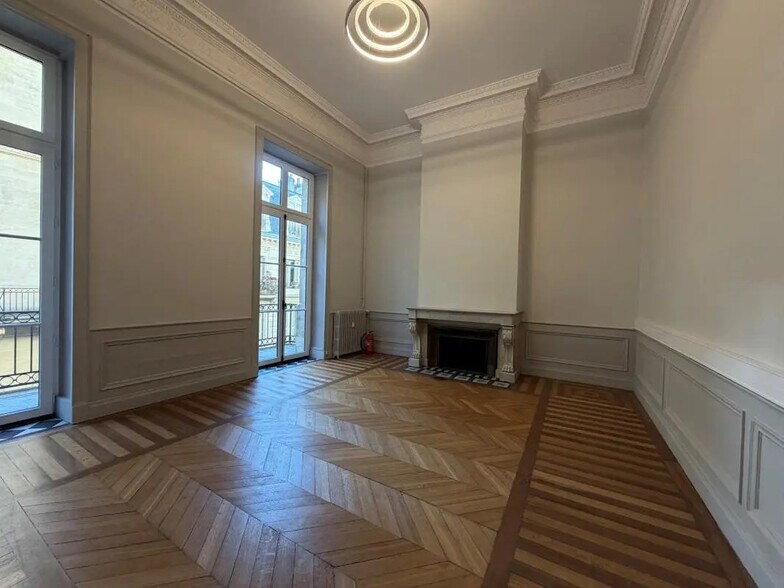 Bureau dans Bordeaux à louer - Photo intérieure – Image 1 sur 4