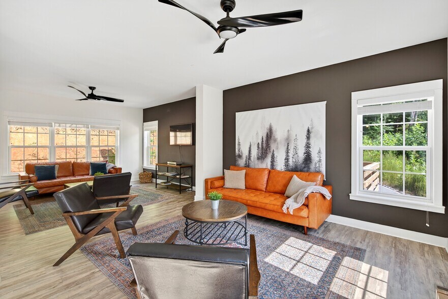 8026 Buck Creek Rd, Marion, NC à vendre - Photo de l’immeuble – Image 3 sur 76