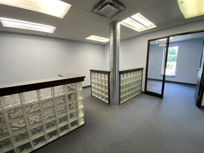 1140 Morrison Dr, Ottawa, ON à louer Photo de l’immeuble– Image 1 sur 3