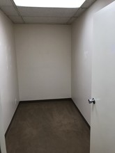 15243 Vanowen St, Van Nuys, CA à louer Photo intérieure– Image 2 sur 10