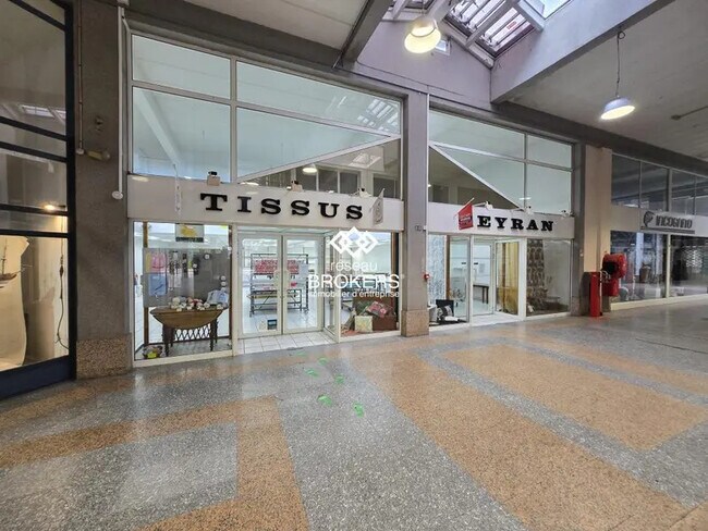 Plus de détails pour Local commercial à vendre