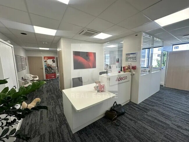 Plus de détails pour Bureau à louer