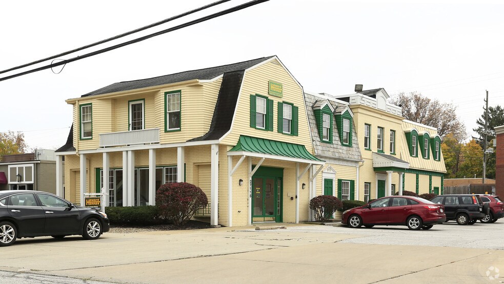 27115 Knickerbocker Rd, Bay Village, OH à vendre - Photo principale – Image 2 sur 3