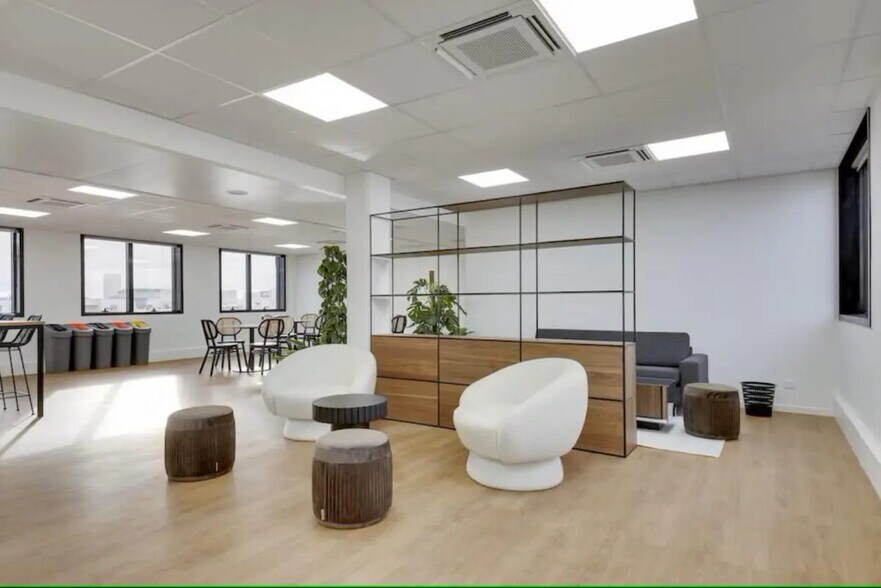 44 Avenue Georges Pompidou, Levallois-Perret à louer - Photo de l’immeuble – Image 2 sur 6