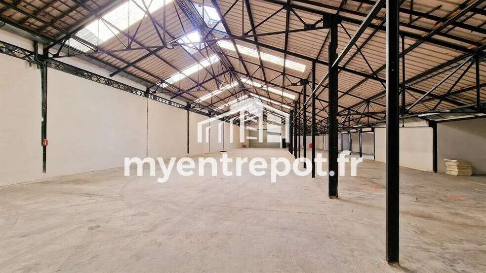 Local d’activités dans Marseille à louer - Photo de l’immeuble – Image 3 sur 8