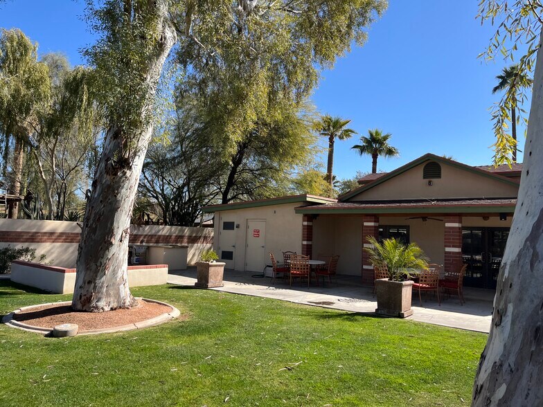1201 E Thomas Rd, Phoenix, AZ à louer - Photo de l’immeuble – Image 3 sur 14