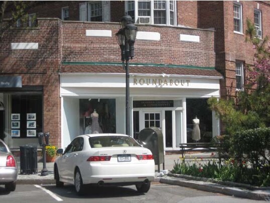 18 Chase Rd, Scarsdale, NY à louer - Photo de l’immeuble – Image 2 sur 37