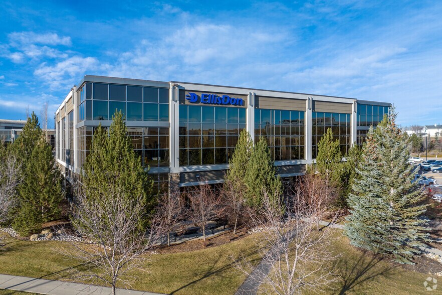 140 Quarry Park Blvd SE, Calgary, AB à louer - Photo de l’immeuble – Image 2 sur 10