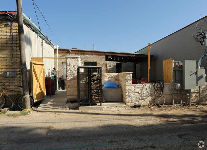 103 E Main Ave, Round Rock, TX à louer - Photo de l’immeuble – Image 3 sur 9