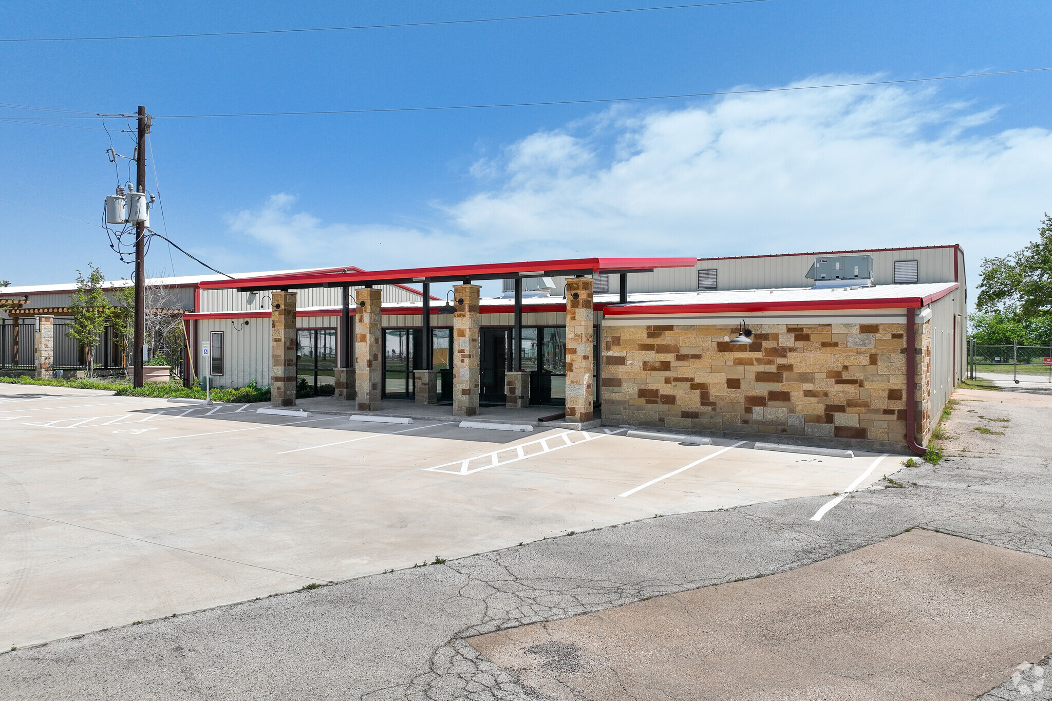 1301 Weatherford Hwy, Granbury, TX à vendre Photo de l’immeuble– Image 1 sur 5