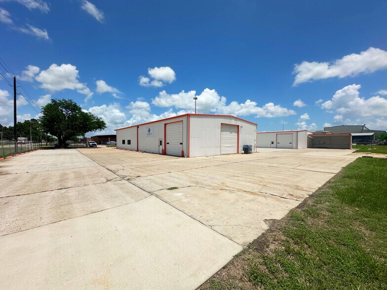 14702 Jersey Shore Dr, Houston, TX à louer - Photo de l’immeuble – Image 2 sur 13