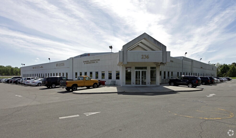 236 Richmond Valley Rd, Staten Island, NY à louer - Photo de l’immeuble – Image 3 sur 6