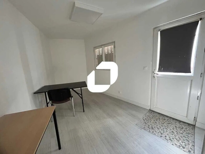 Bureau dans Argenteuil à louer - Photo de l’immeuble – Image 2 sur 9
