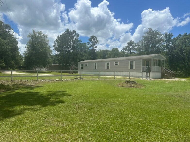 154 NW Alpata Ct, Lake City, FL à vendre - Photo de l’immeuble – Image 2 sur 18