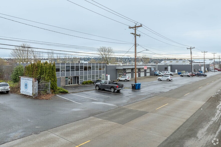 2600 W Commodore Way, Seattle, WA à louer - Photo de l’immeuble – Image 1 sur 6