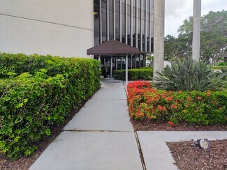 Plus de détails pour 3003 Tamiami Trl N, Naples, FL - Coworking à louer