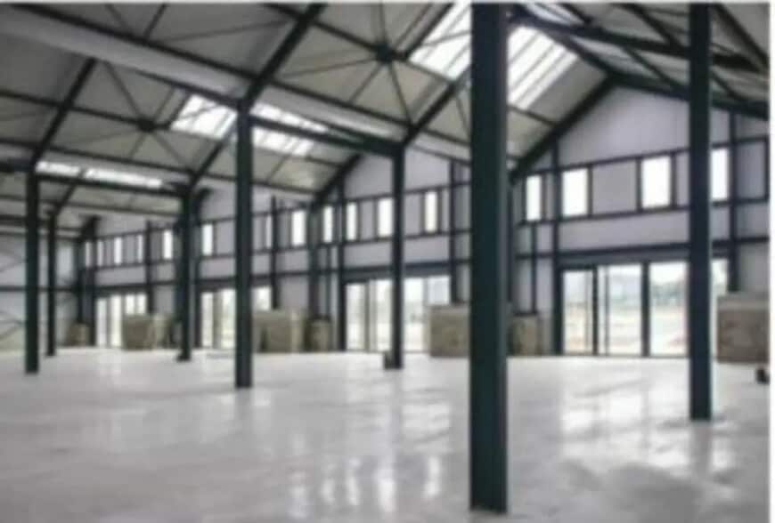 Local d'activités dans Toussieu à vendre - Photo de l’immeuble – Image 2 sur 10