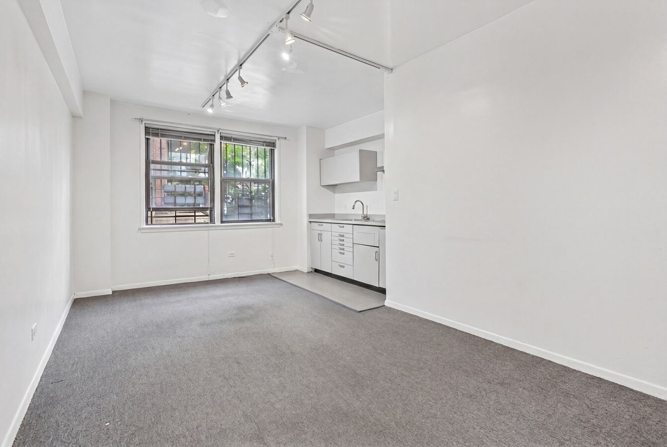55 E 9th St, New York, NY 10003 - Lot 1F - - Photo intérieure - Image 2 of 16