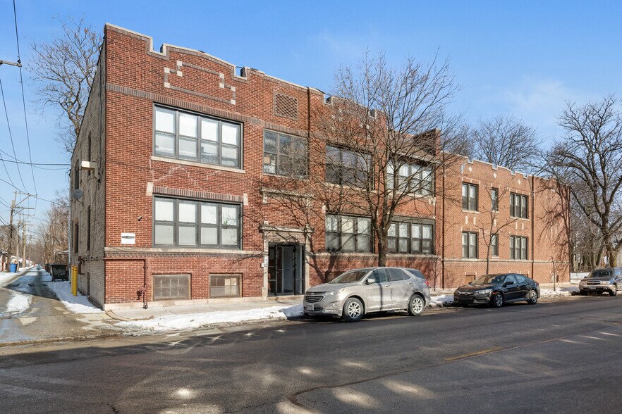 414 E 76th St, Chicago, IL à vendre - Photo de l’immeuble – Image 2 sur 6