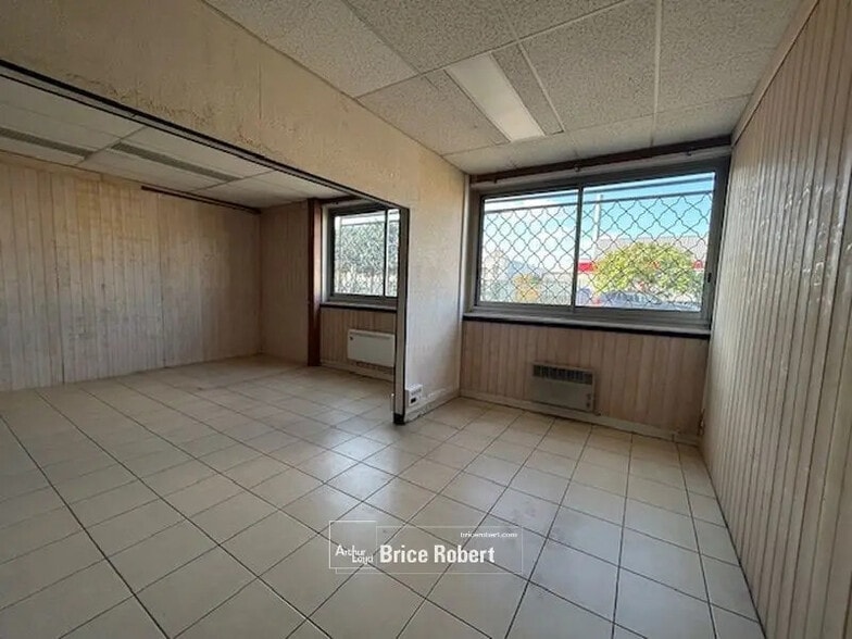 Local d'activités dans Vaulx-en-Velin à vendre - Photo intérieure – Image 2 sur 7