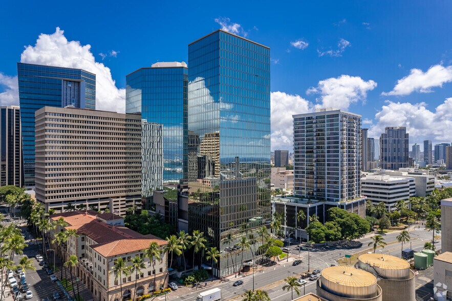 733 Bishop St, Honolulu, HI à louer - Photo de l’immeuble – Image 3 sur 21