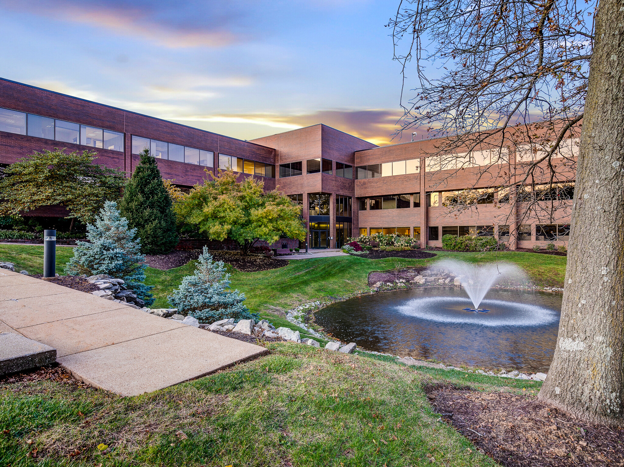 9735 Landmark Parkway Dr, Sunset Hills, MO à louer Photo de l’immeuble– Image 1 sur 12
