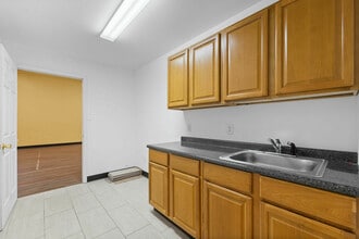 1380 SW Westpark Dr, Bentonville, AR à louer Photo intérieure– Image 2 sur 5