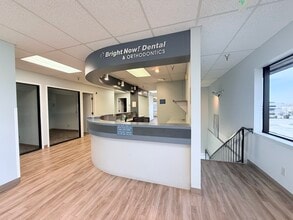 5755 Redwood Dr, Rohnert Park, CA à louer Photo intérieure– Image 1 sur 23