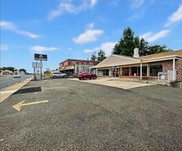 326 Bustleton Pike, Feasterville Trevose, PA à louer Photo intérieure– Image 1 sur 3